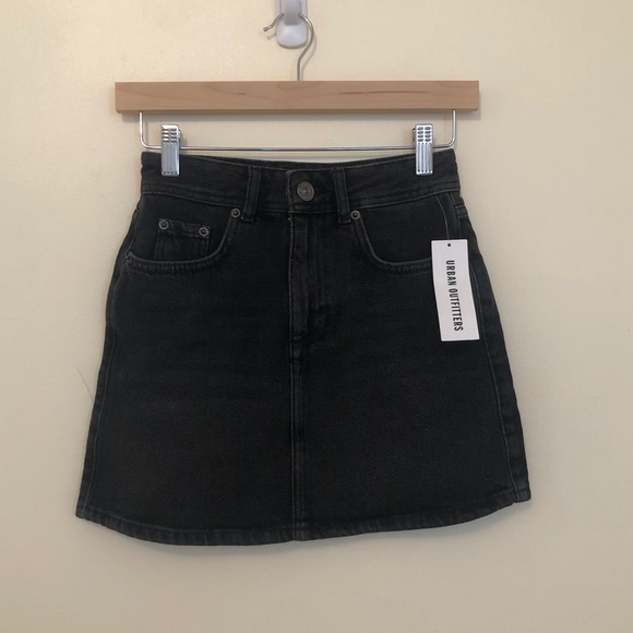 *Brand New* BDG denim skirt - Picture 4 of 9